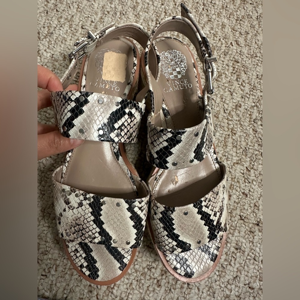 Vince Camuto snake skin Platform sandals size 9.5 - Picture 1 of 5